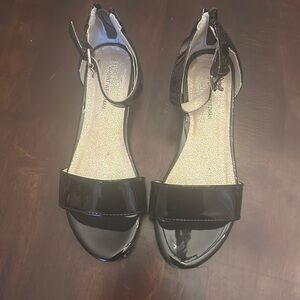 Stuart Weitzman dress shoes. Y1